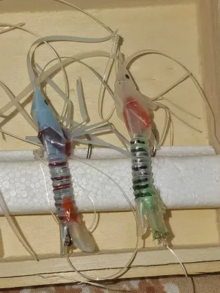 Anzuelos de pesca hechos a mano