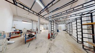 Local comercial en alquiler en Paus - Poligono San Blas en Alicante