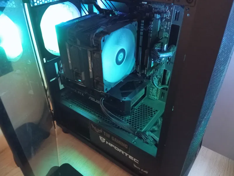 PC Gaming completo RTX 5060 TI 16GB Ryzen 7 32GB afbeelding 2