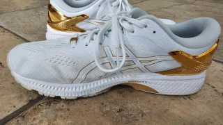 Asics Gel Kayano 26 Platinum Blancas/Doradas