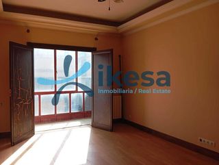 Chalet en venta en Baza