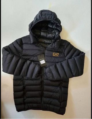 Chaqueta EA7 negra con capucha