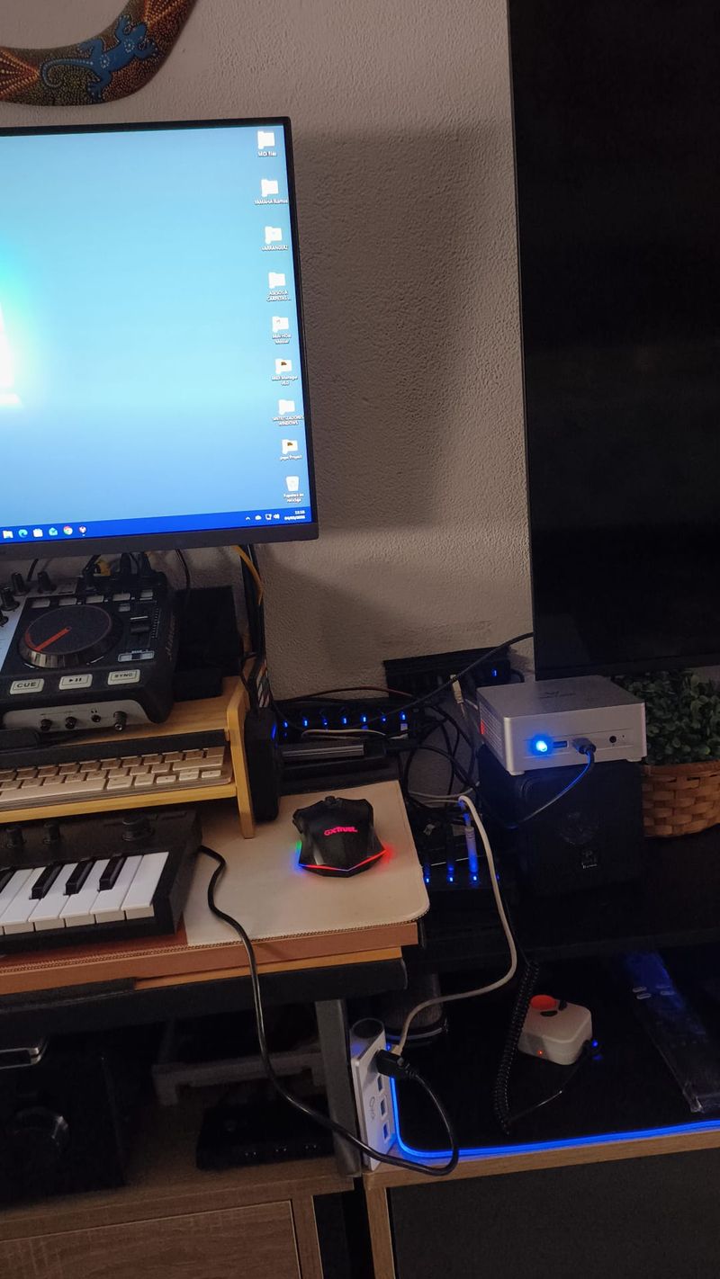 Minisforum UM750l AMD Ryzen i5 7545U afbeelding 4