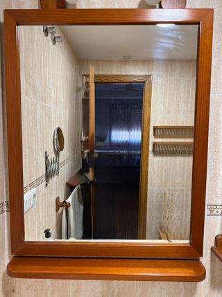 Mueble de baño de madera
