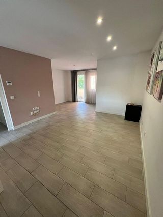 Piso en alquiler en El Juncal - Av. de la Paz en Sevilla