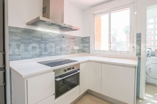 Piso en alquiler en El Juncal - Av. de la Paz en Sevilla