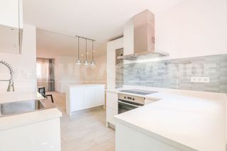 Piso en alquiler en El Juncal - Av. de la Paz en Sevilla