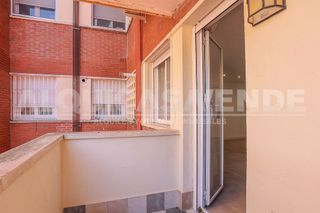 Piso en alquiler en El Juncal - Av. de la Paz en Sevilla