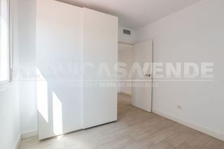 Piso en alquiler en El Juncal - Av. de la Paz en Sevilla