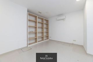 Local comercial en alquiler en Zona Centro en Córdoba