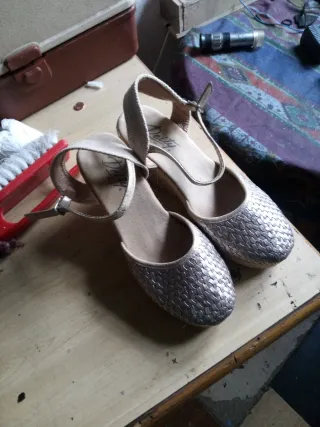 Zapatos dorados/plateados Talla 38