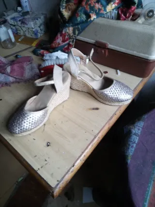 Zapatos dorados/plateados Talla 38