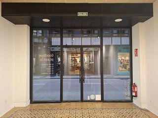Local comercial en alquiler en Centro en Gijón