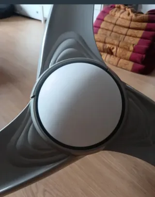 Ventilador de techo gris