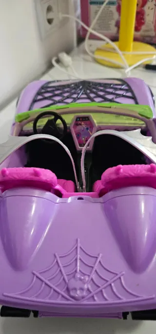 Coche Monster High Morado Telaraña