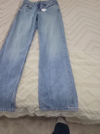 Pantalones vaqueros Zara anchos