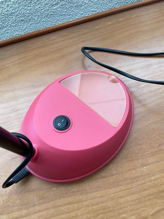 Lámpara de mesa rosa