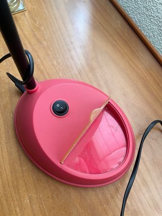 Lámpara de mesa rosa