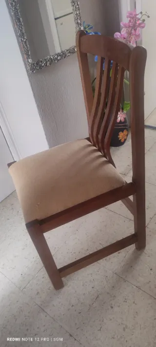 Sillas de madera tapizadas
