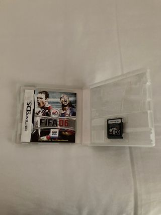 Lote 3 Giochi FIFA PS4 e uno per DS