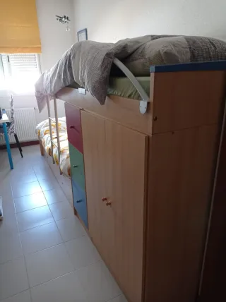 Cama tren con armario y cajones