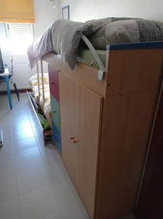 Cama tren con armario y cajones