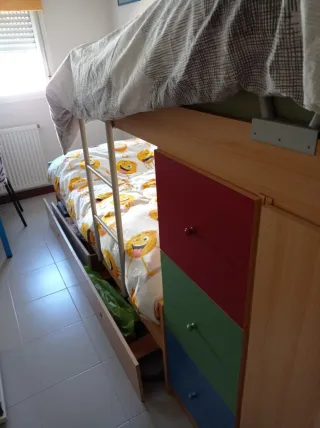 Cama tren con armario y cajones