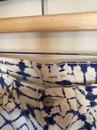 Pantalón estampado geométrico