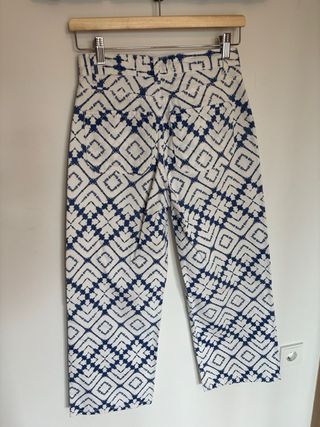 Pantalón estampado geométrico