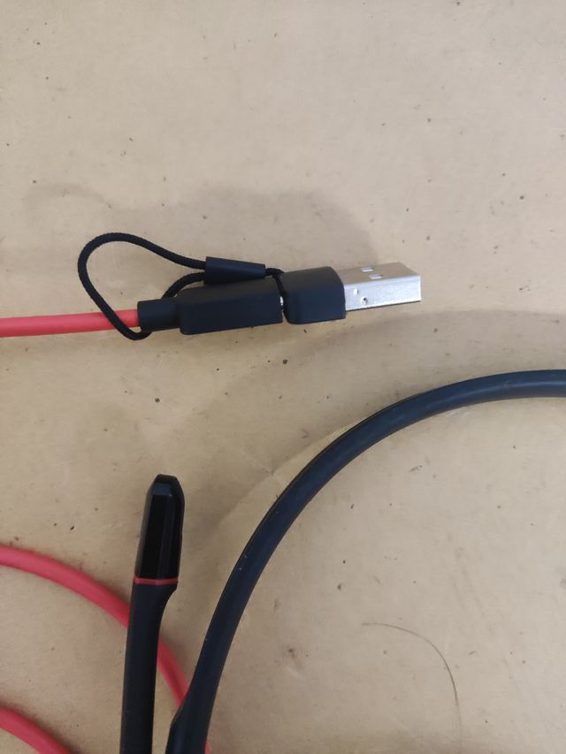 Auricular Poly Blackwire 3220 con cable