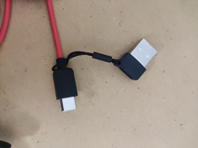 Auricular Poly Blackwire 3220 con cable