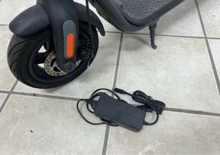 Ninebot F25 Patinete Eléctrico Negro