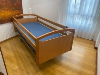 Cama articulada con colchón viscoelástico