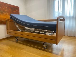 Cama articulada con colchón viscoelástico