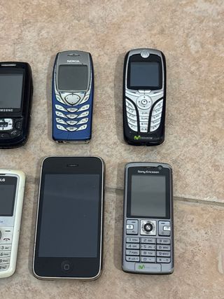 10 moviles con sus cargadores