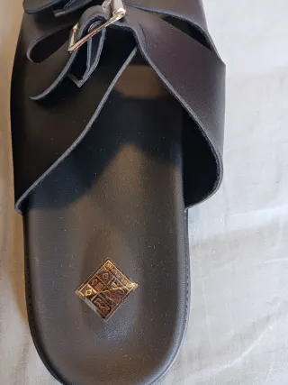 Sandalias negras con hebillas T43