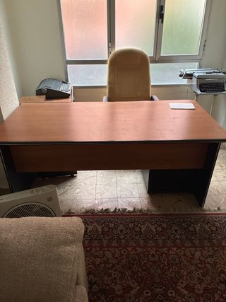 Mesa de despacho madera y metal