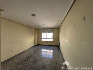 Piso en venta en Linares