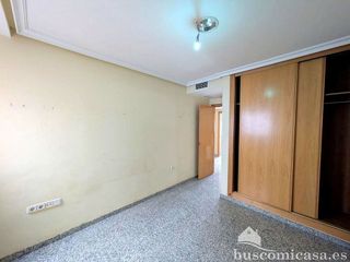 Piso en venta en Linares