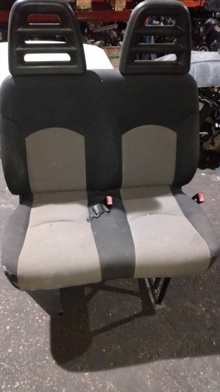 ASIENTO DELANTERO DERECHO IVECO DAILY CAJA ABIERT