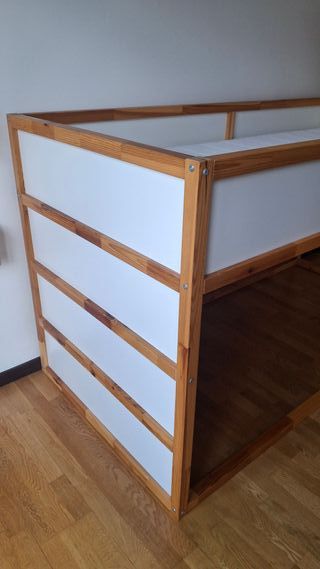 Cama alta Kura Ikea madera