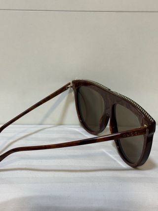 Gafas de sol Gucci con pedrería