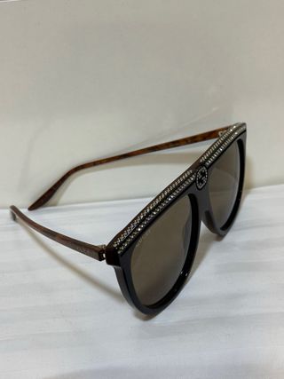 Gafas de sol Gucci con pedrería