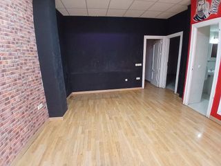 Local comercial en alquiler en Tomelloso