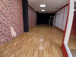 Local comercial en alquiler en Tomelloso