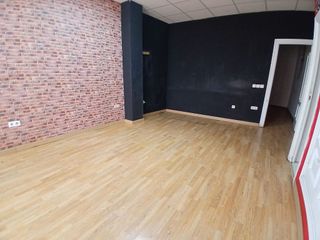 Local comercial en alquiler en Tomelloso
