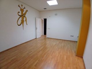 Local comercial en alquiler en Tomelloso