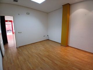 Local comercial en alquiler en Tomelloso
