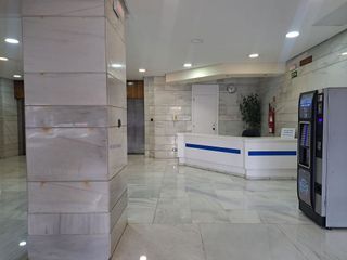 Oficina en alquiler en El Juncal - Av. de la Paz en Sevilla