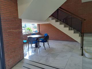 Oficina en alquiler en El Juncal - Av. de la Paz en Sevilla